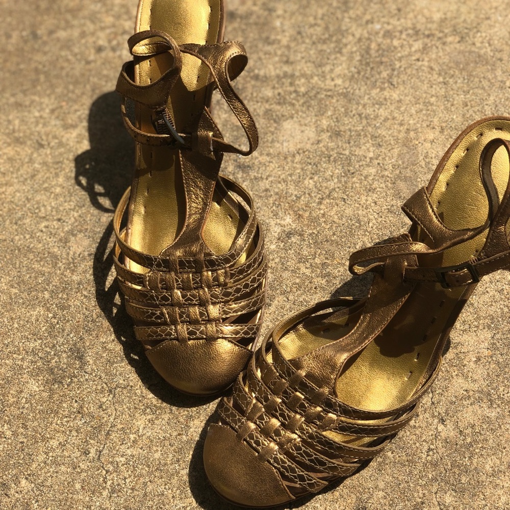 Gold shoes for sale